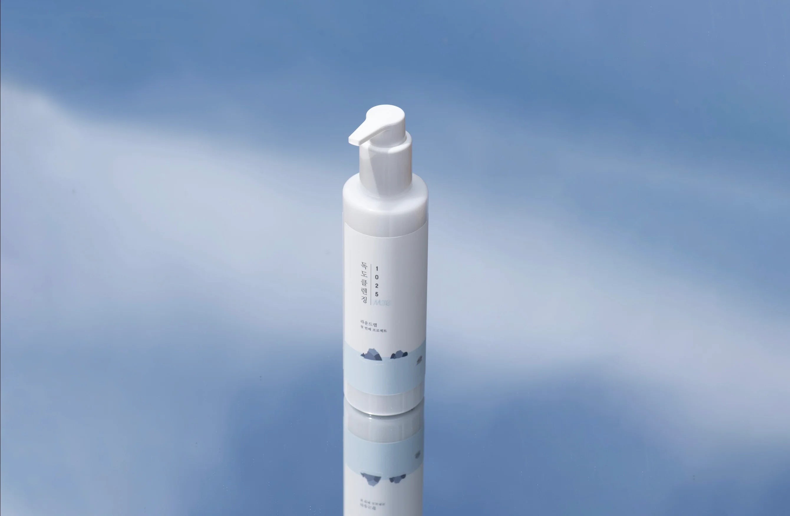 ROUND LAB 1025 DOKDO Cleansing Milk 200ml