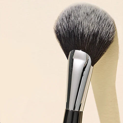 STUDIO 17 Big Fan Brush 453