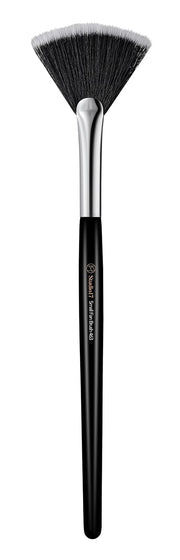 STUDIO 17 Small Fan Brush 463 - H ART