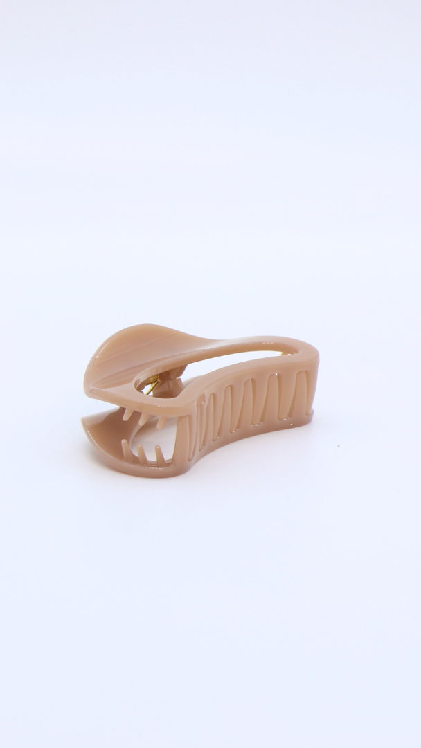 H ART Large Hollow Hair Claw Brown