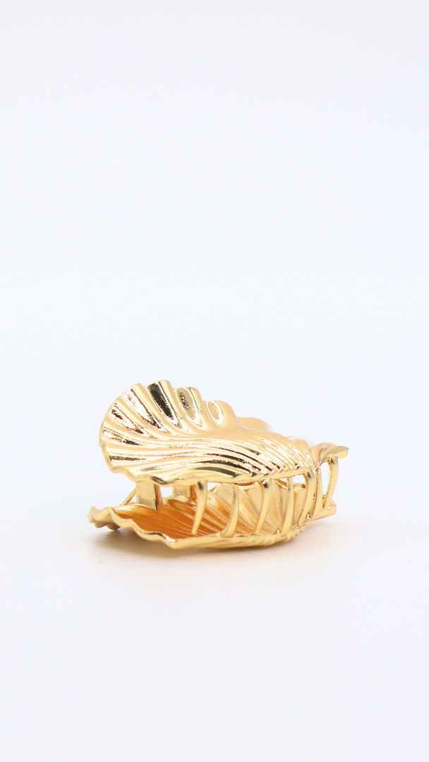 H ART Small Shell Hair Clip Gold