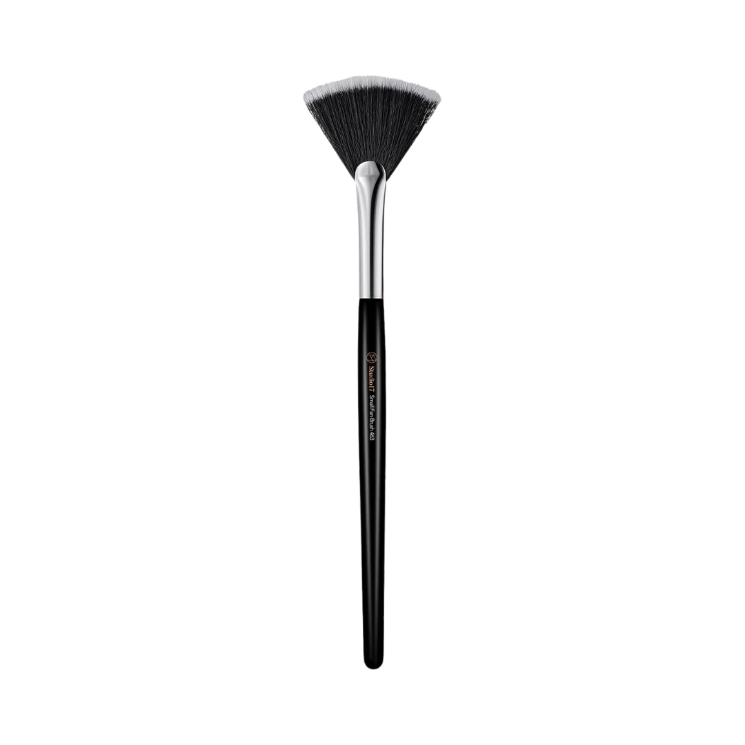 STUDIO 17 Small Fan Brush 463